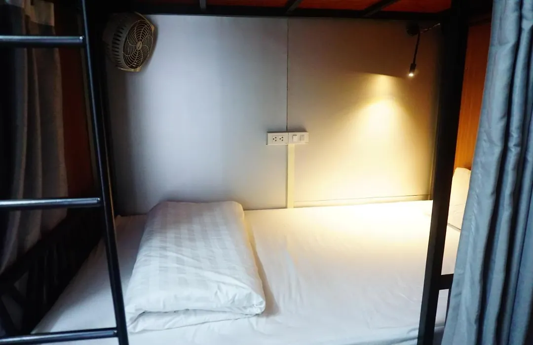 Nusmile'S Hostel And Travel-1