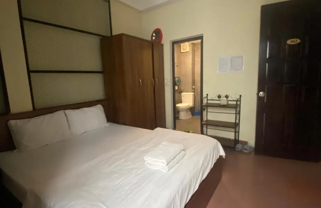 Nusmile'S Hostel And Travel-1