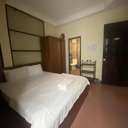 Nusmile'S Hostel And Travel-3